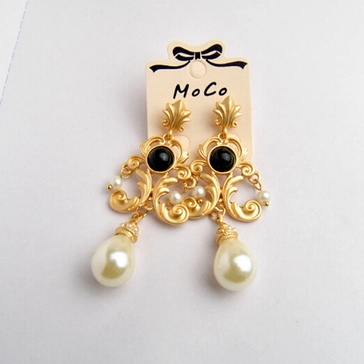 Exaggerated Fashion Pearl Earrings in Baroque Style
