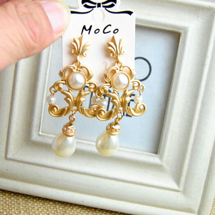 Exaggerated Fashion Pearl Earrings in Baroque Style