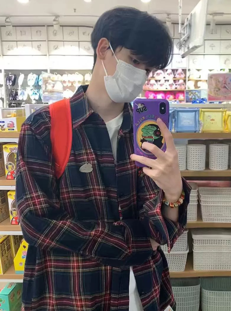 Men's Vintage Flannel Checkered Shirt - Red