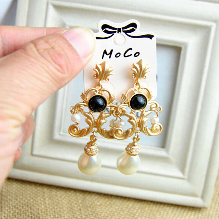Exaggerated Fashion Pearl Earrings in Baroque Style