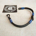 Instruction for the weaving carabiner bracelet. DIY gift. Paracord